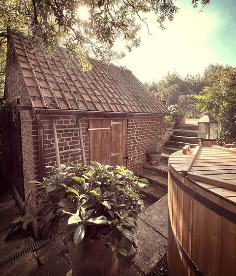 Cottage mit Whirlpool direkt am Teich - 2