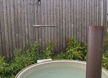 Unique cabin in Amsterdam with a hot tub - 2