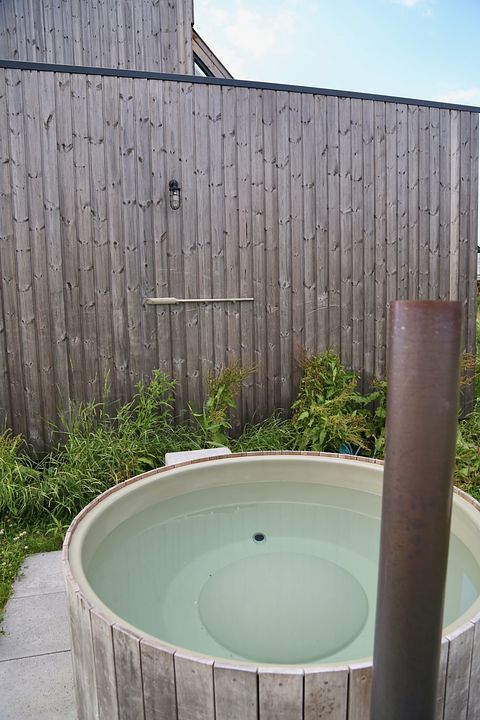 Unique cabin in Amsterdam with a hot tub - 2