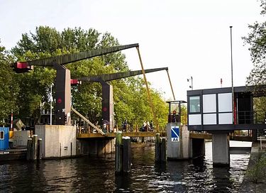 Unique and modern bridge house in Amsterdam - 4