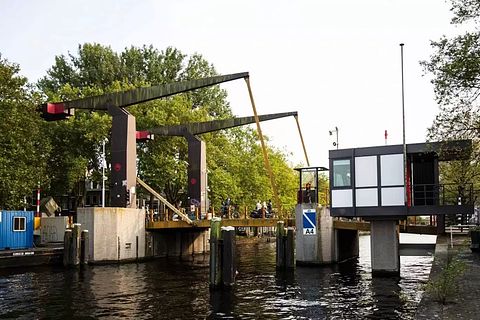 Unique and modern bridge house in Amsterdam - 4