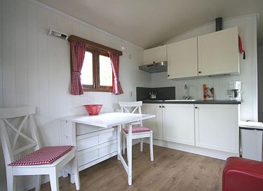 Leuke pipowagen op een kleinschalige camping - 10