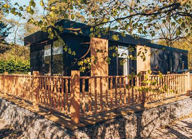 Lodge avec jacuzzi privé dans les bois - 5