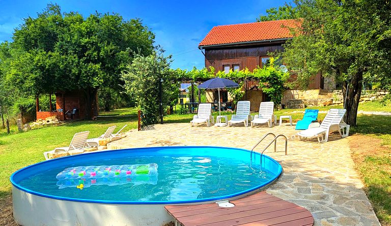 Naturvilla mit Pool in Bulgarien - 1