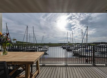 Appartement met uitzicht op de haven