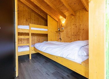 Tiny House umgeben von Wald und mit Whirlpool - 8
