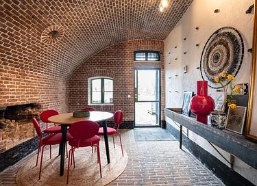 Luxury 5-person suite in a former fort - 2