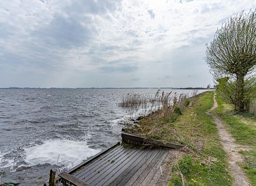 Uniek overnachten aan het water in Friesland - 44