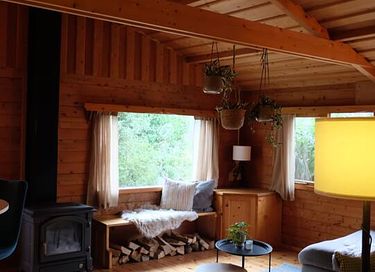 Maison dans la forêt en bois avec jardin spacieux - 8