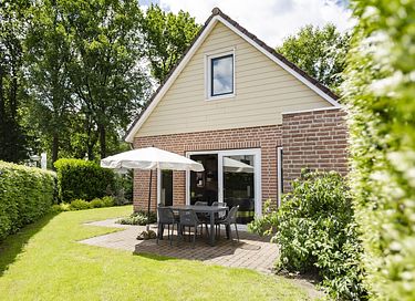 Luxe bungalow met tuin in Limburg