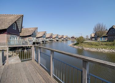 Luxury waterfront holiday home with sauna - 4