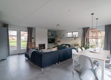 Spacious family home with wellness facilities - 38