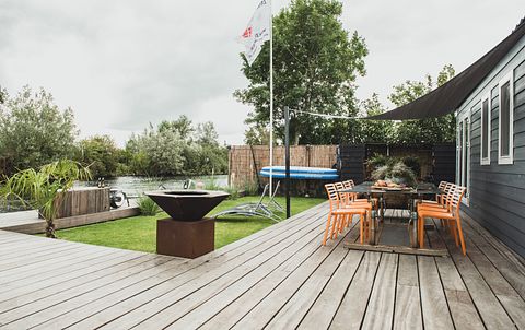 Luxe Tiny house met jacuzzi aan het water - 4