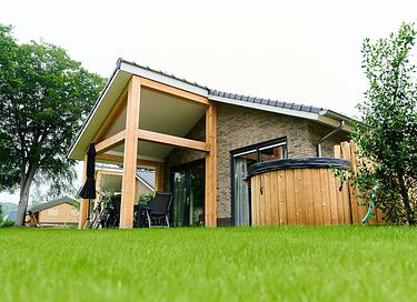 Luxe huisje met infrarood sauna