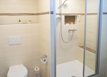 Sfeervolle hotelkamer met bergzicht - 7