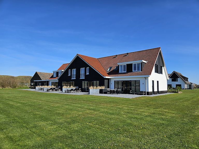 Spacious family house (8p) on Texel - 1