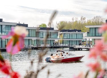 Waterfront villa on Lake Veere - 16
