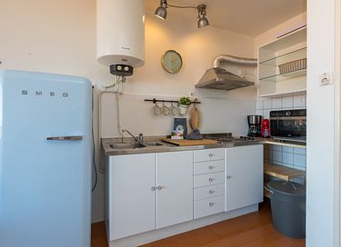 Apartment with balcony right by the sea - 10