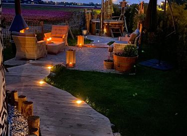 Yourte romantique avec jacuzzi privé - 11