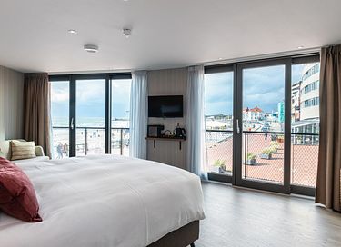 Luxury room with sea view and promenade - 3