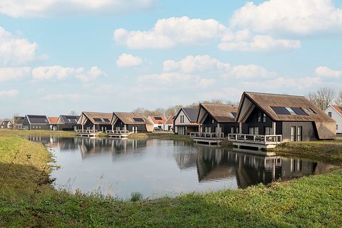 Vacation house (8p) with terrace on the water - 4