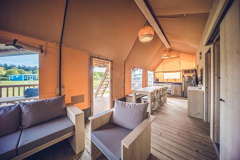 Tente de glamping pour 8 personnes avec cabine de couchage - 3