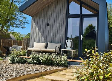 Romantic tiny house with hot tub in Limburg - 14