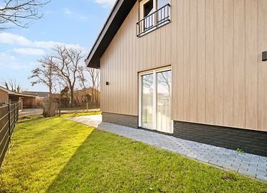 Modern house with bath close to the sea - 38