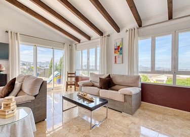 Ruim huis met panoramisch uitzicht en zwembad - 14
