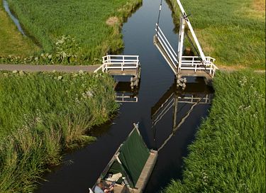 Unique stay on a motorized raft - 7