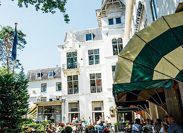Un hôtel classique à la frontière entre la ville et la nature - 1