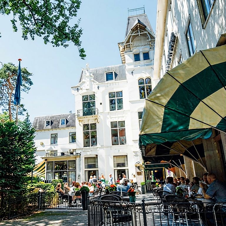 Un hôtel classique à la frontière entre la ville et la nature - 1