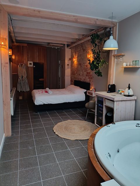 Romantische suite met jacuzzi en sauna - 5