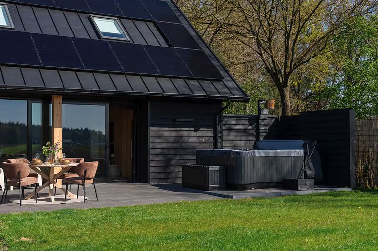 Romantic overnight stay with sauna and jacuzzi - 1