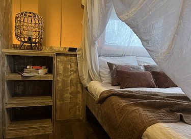 Spacious glamping tent (2p) with hot tub - 10