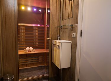 Spend the night in a tiny house with sauna! - 8