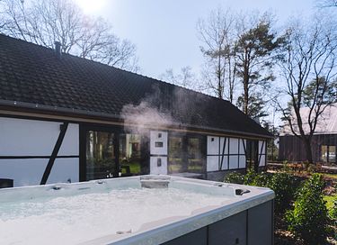 Villa mit Jacuzzi für 8 Personen