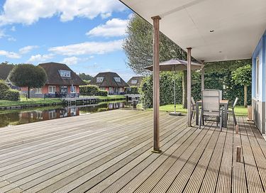 Waterfront holiday home with sauna - 2