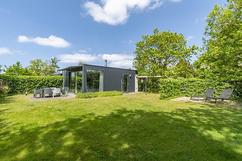 Bungalow met omheinde tuin bij de kust - 2