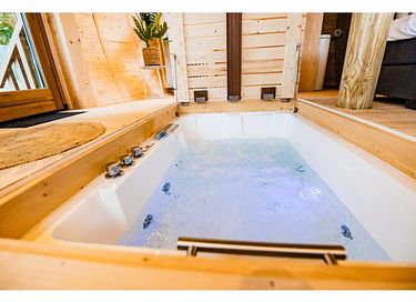 Alloggio unico con jacuzzi a pavimento - 5