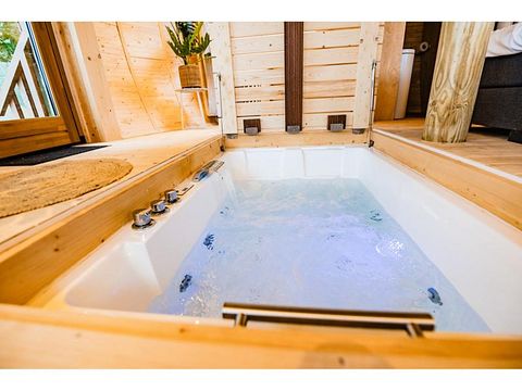 Alloggio unico con jacuzzi a pavimento - 5