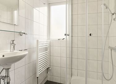 Vakantiehuis (12p) in bosrijke omgeving  - 12