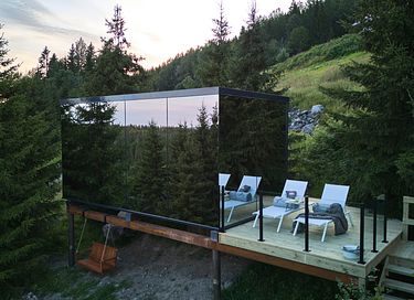 Einzigartiges Spiegelhaus mit Whirlpool in Norwegen - 13