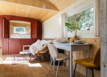 tiny house dans le style d'une roulotte - 8