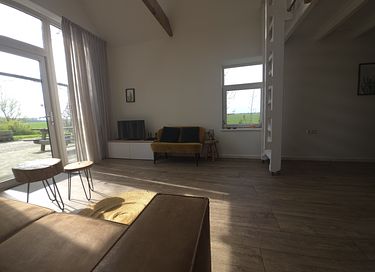 Ehemaliges Kutschenhaus mit Blick auf Wiesen - 6