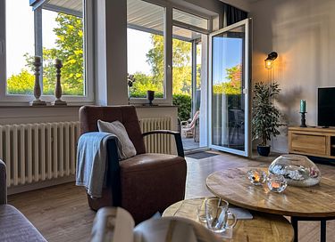 Luxury apartment with a fenced-in garden - 3