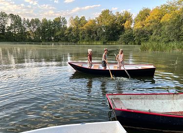 Kuppelzelt am Wasser mit eigenem Boot - 15