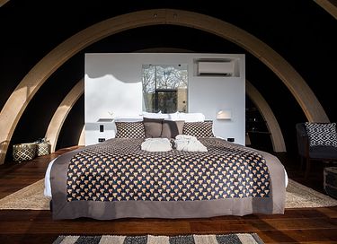 Luxe privé glamping aan het water met hottub - 5