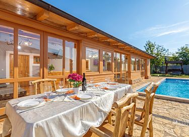 Group accommodation with private pool - 39