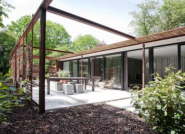 Een design bosvilla gemaakt van staal  - 21